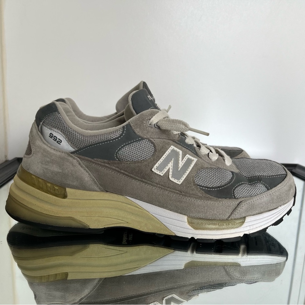 New Balance 992 Grey Suede Sneakers Size 9.5 M992GL Made In USA Pre-Owned